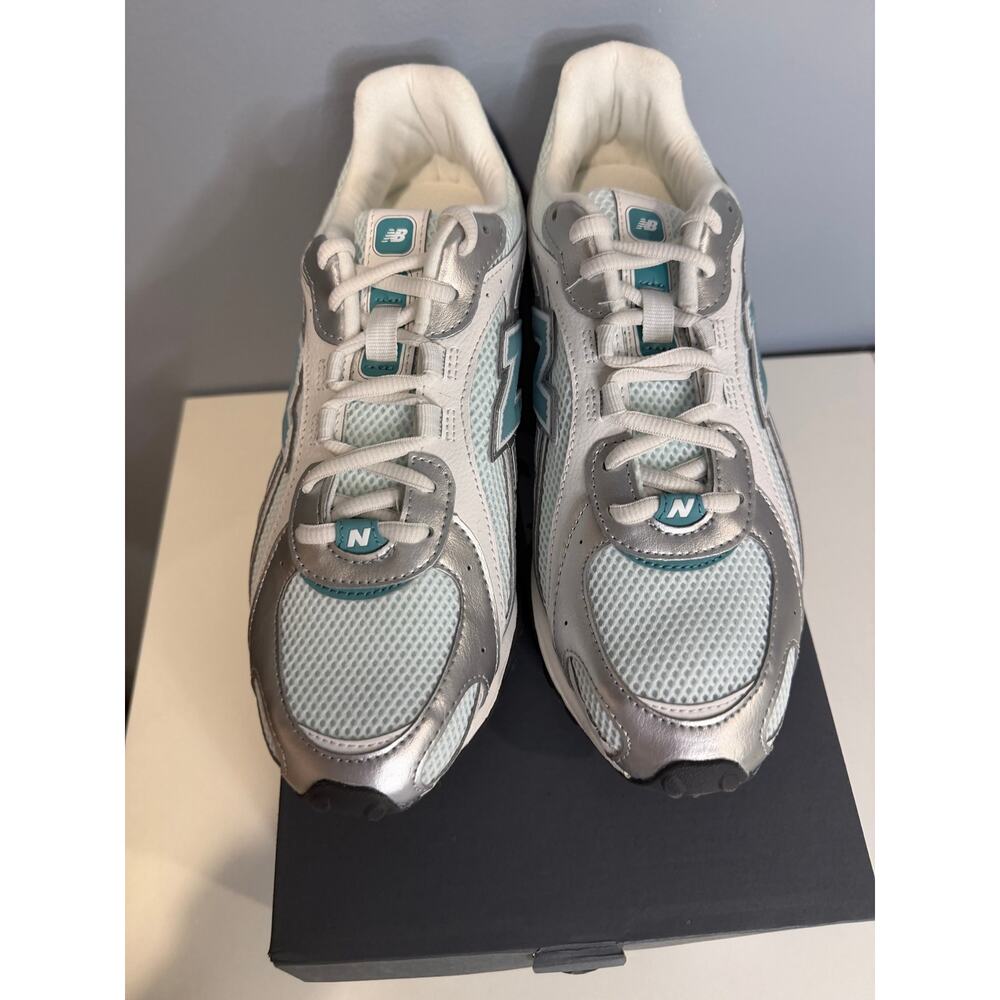NIB New Balance 204L Sneakers - Women's Size 9.5 - Picture 3 of 7